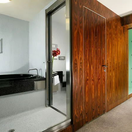 فندق Vittoria 4*