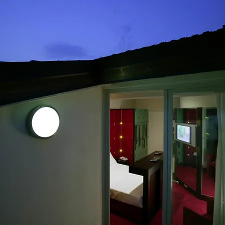 Vittoria فندق 4*